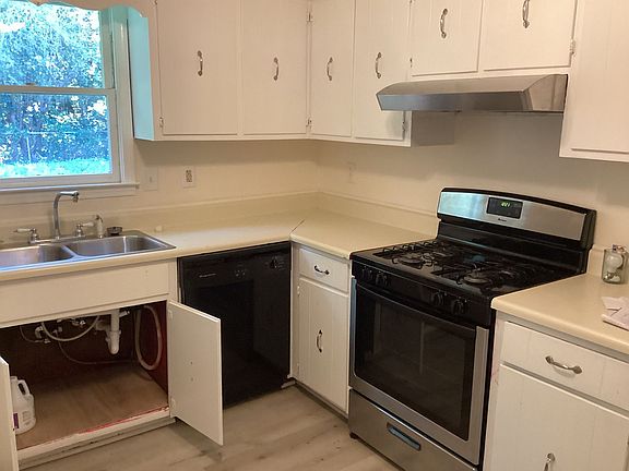 5th image of 3121 Hawthorne Cir