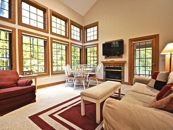 5th image of 2584 Village Dr