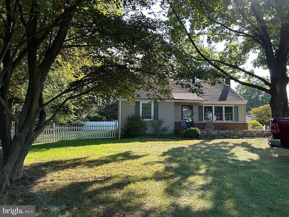 1st image of 219 W Moreland Ave