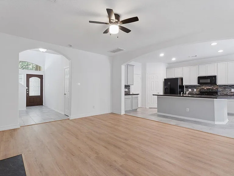 15 Benedict Canyon Loop — Photo 12