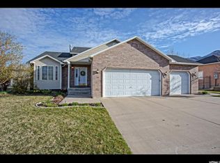 34 W 850 S, Centerville, UT 84014