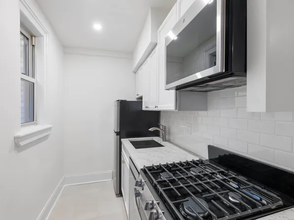 304 West 75th Street image 5 of 13