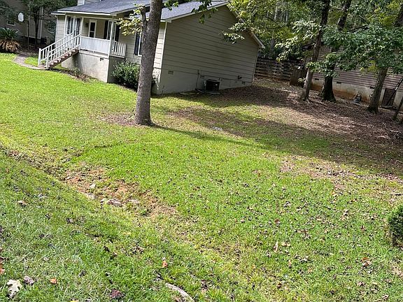 Spacious front yard