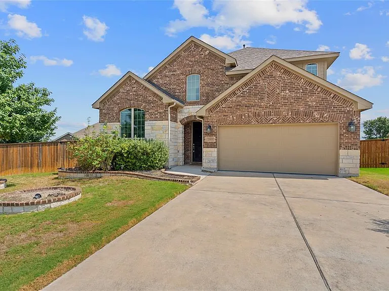 2905 Consuelo Way — Photo 2