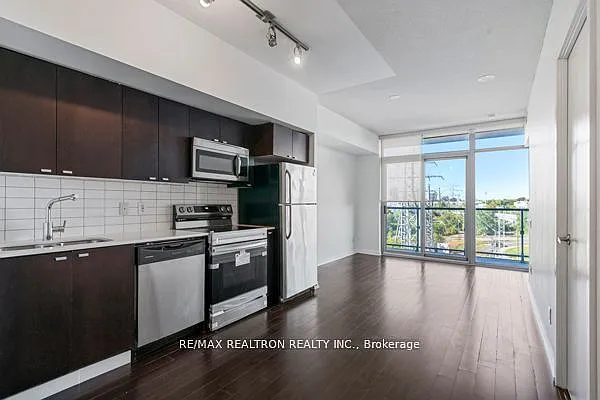 105 The Queensway #504 — Photo 14