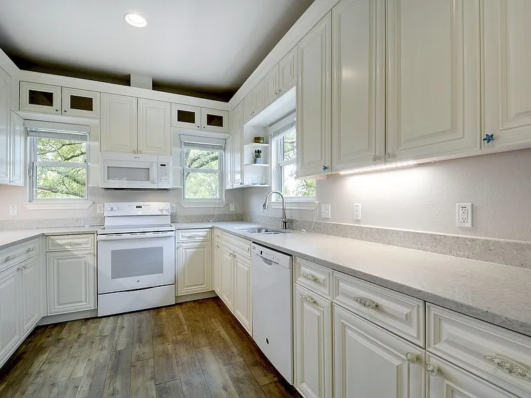 2330 Westforest Dr #B — Photo 7
