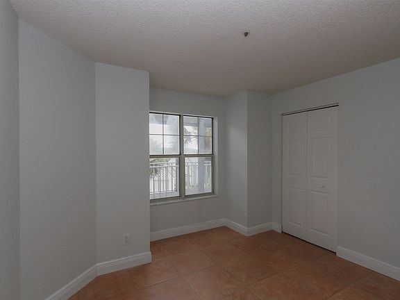 4th image of 110 Ocean Hollow Ln APT 215