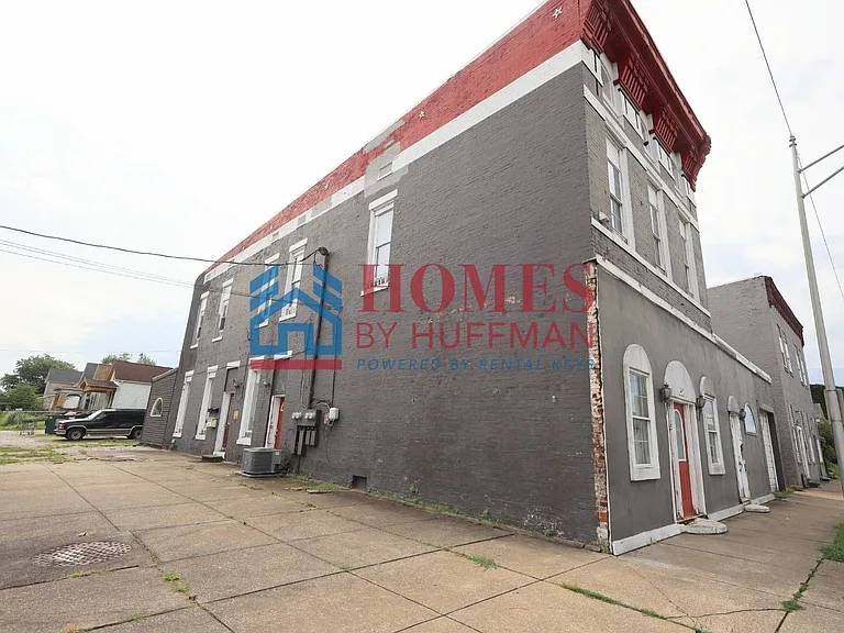 621 North Fulton Avenue — Photo 2