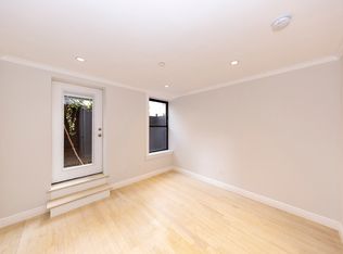 51 W 11th St #R2, New York, NY 10011