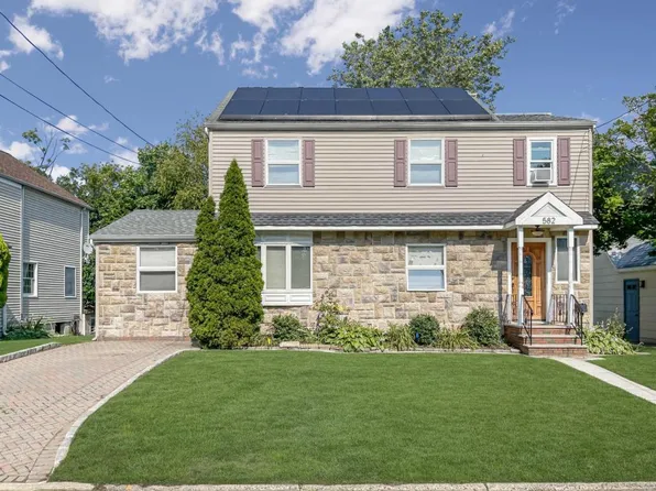 582 Clarendon Ct, River Edge, NJ 07661