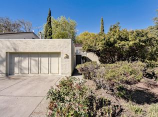 818 Runningwood Cir, Mountain View, CA 94040