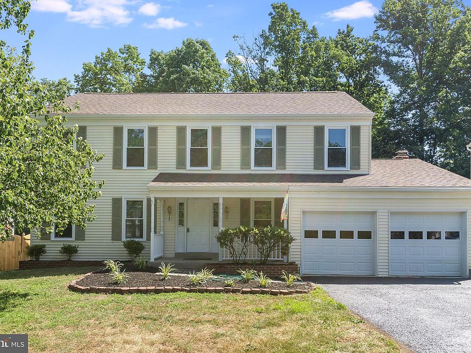 1st image of 8 Ballantrae Ct