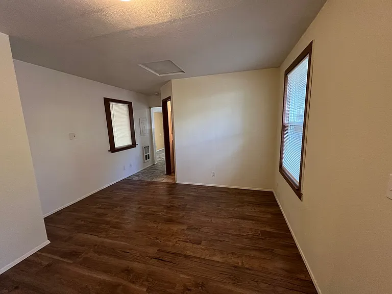 412 NW Manzanita Ave #A & B — Photo 13