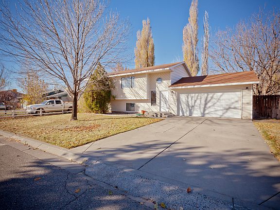 4th image of 561 Sun Valley St