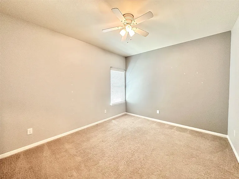 25323 Lisburn Dr — Photo 19