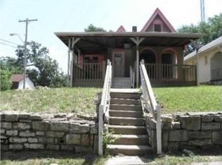 2201 Oakley Ave, Kansas City, MO 64127