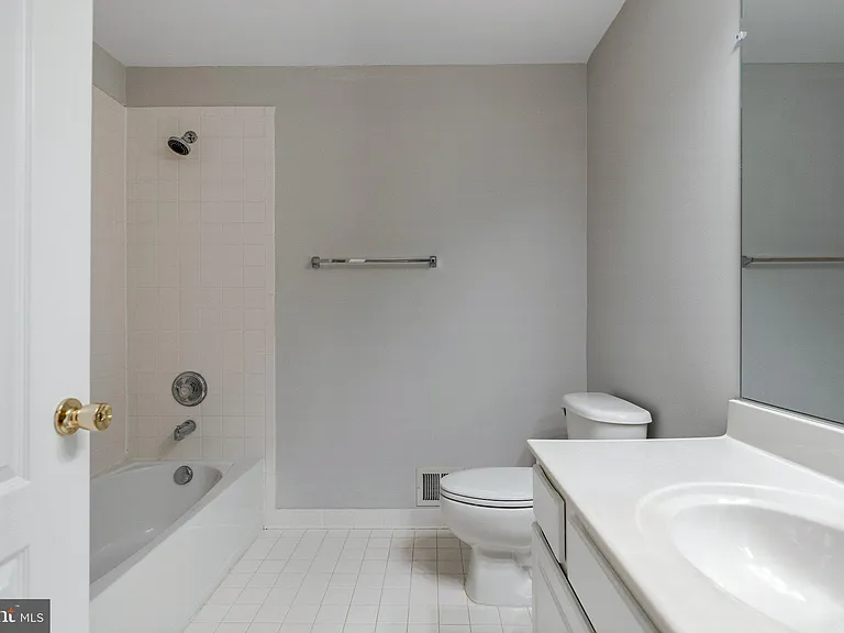 13960 Greendale Dr — Photo 26