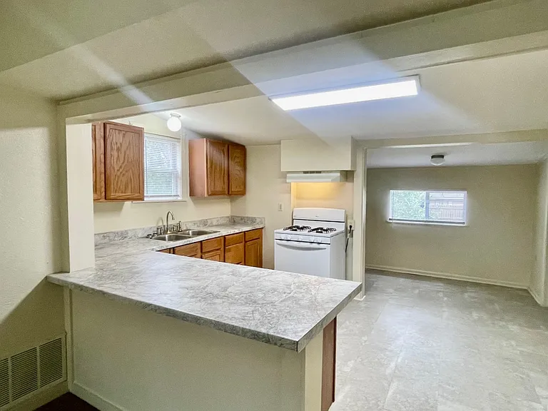 308 N White Oak Rd — Photo 6