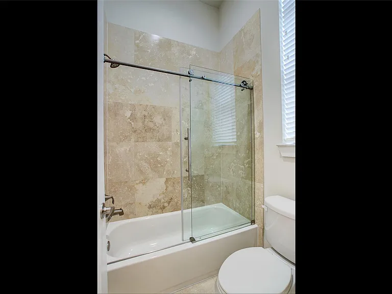 48 N Hutcheson St — Photo 4