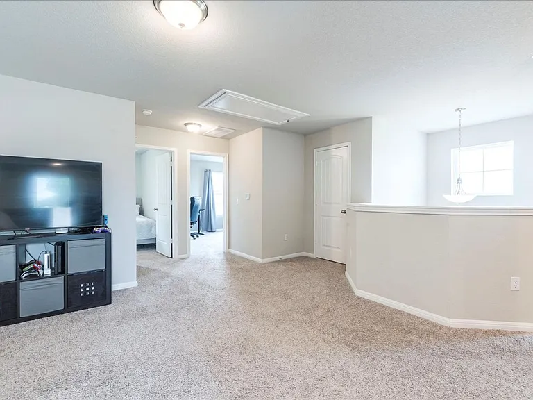125 Groesbeck Ln — Photo 18