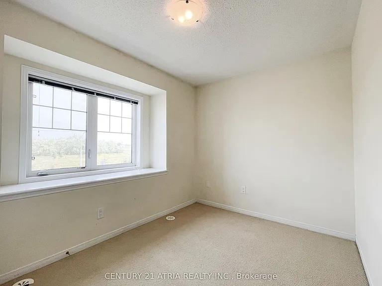 5295 Major Mackenzie Dr E — Photo 19