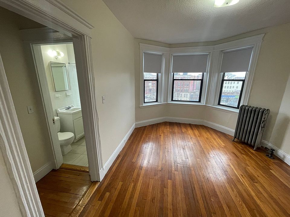 1st image of 1156 Commonwealth Ave APT 43