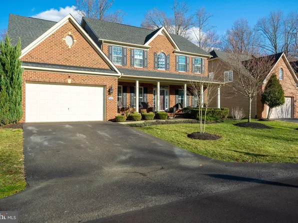 402 Bloomfield Ln, Upper Marlboro, MD 20774