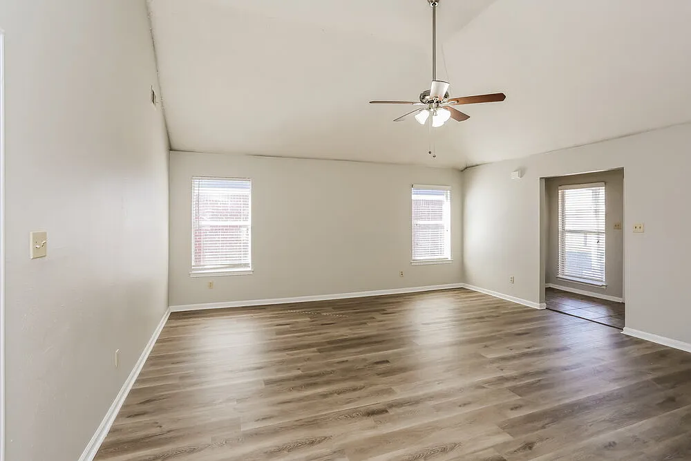 4 bed, 2.0 bath, 1443 sqft, $1,440 — Photo 3