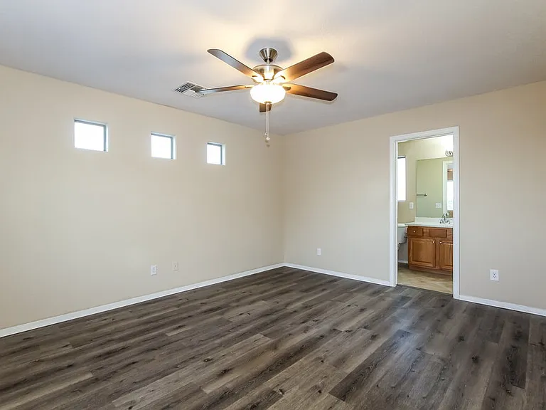 17423 W Watson Ln — Photo 8