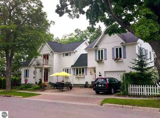 127 Forest Ave, Frankfort, MI 49635