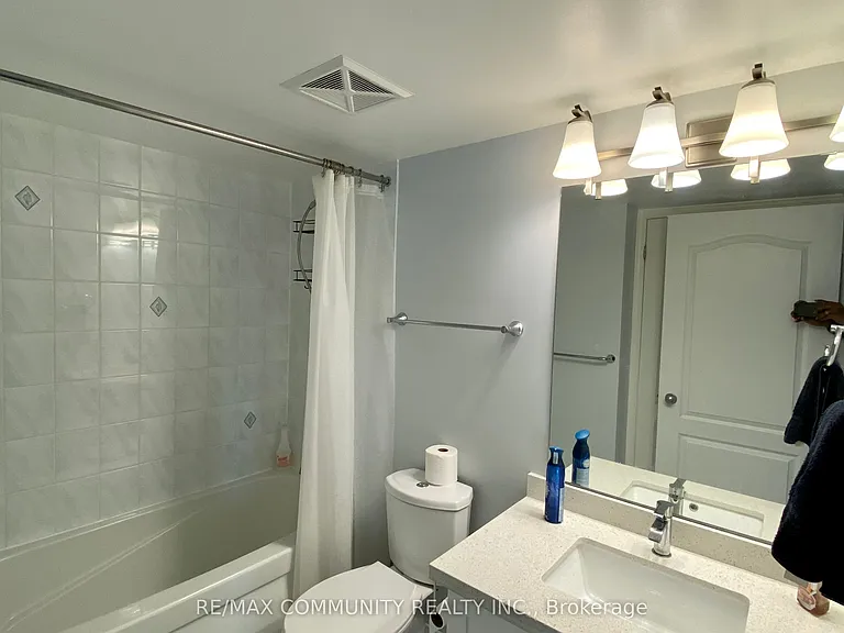 2772 Keele St #308 — Photo 7