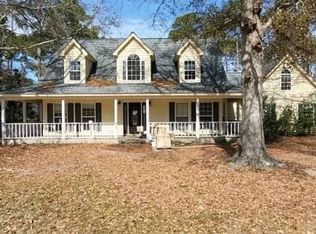 250 Slash Pine Dr, Broxton, GA 31519