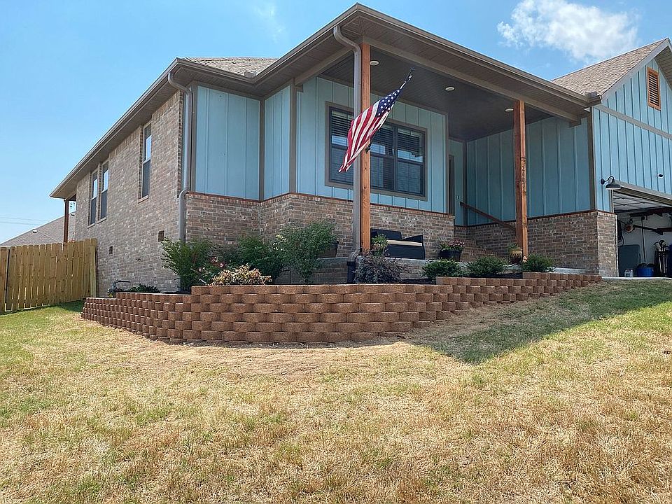 1st image of 2403 Hope Ln