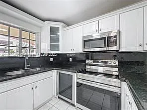 3 bed, 2.0 bath, $2,700 — Photo 3