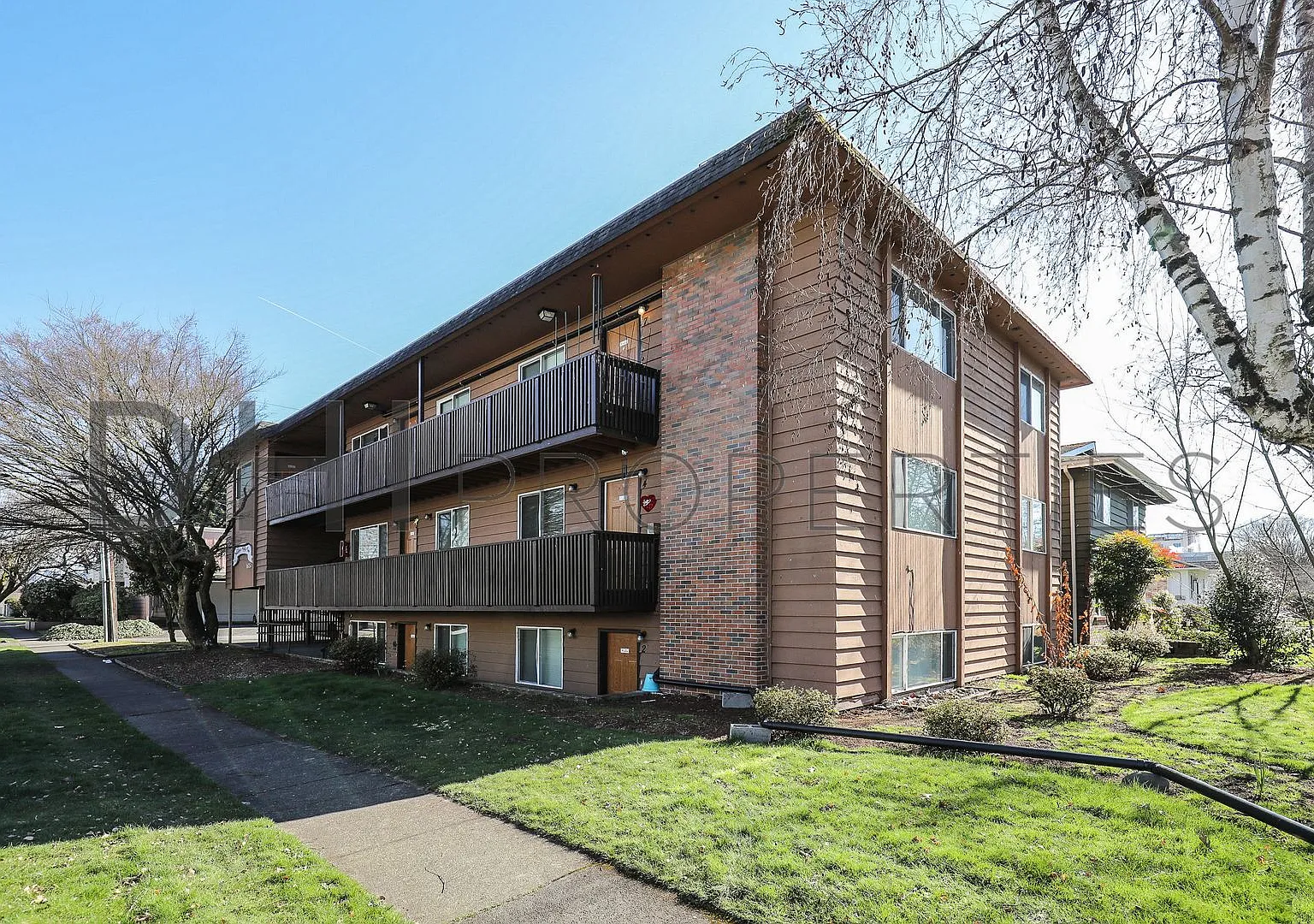 Sixteen Fifty-One Fir Street Apartments — Photo 1