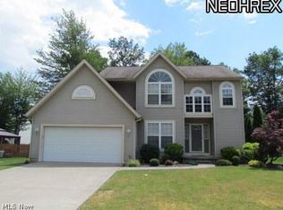 7071 Oak Tree Dr N, Lorain, OH 44053