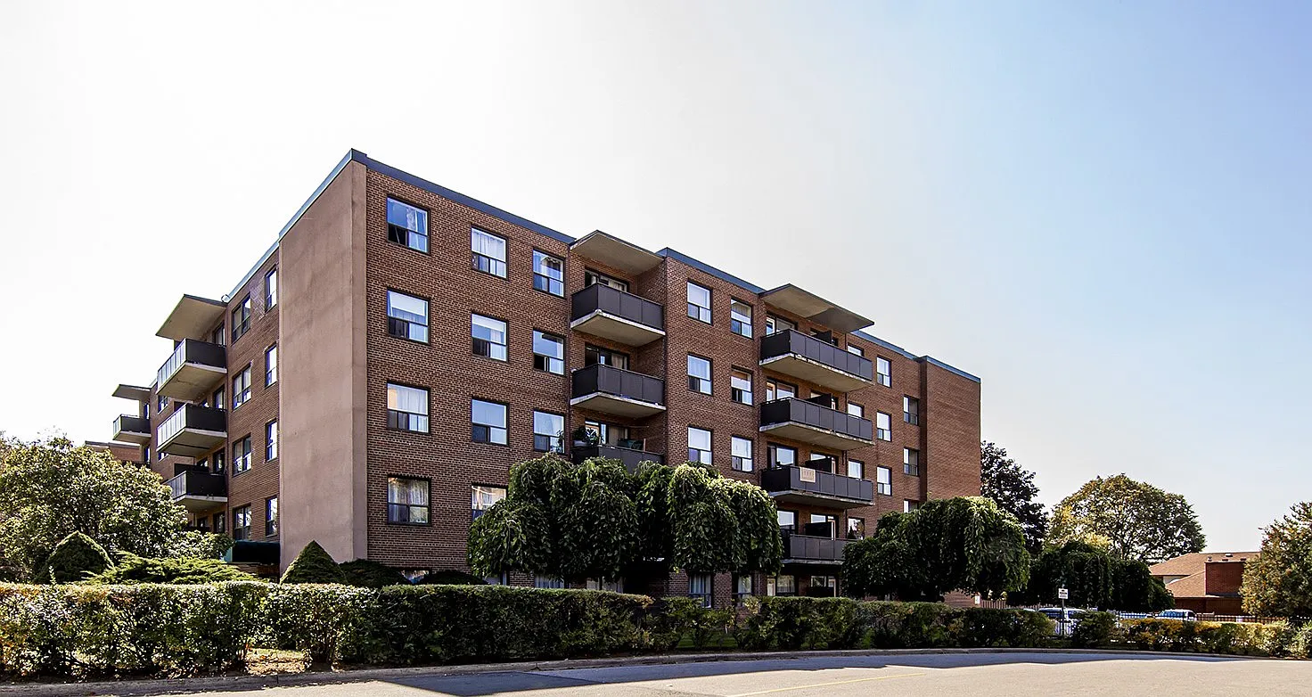1700 Victoria Park Avenue — Photo 2