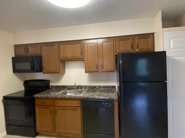 1413 Townley Dr #305 — Photo 3