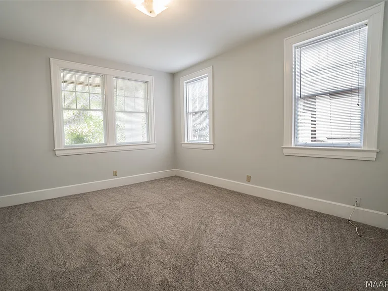 1131 S Perry St — Photo 5
