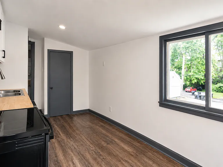 1223 S 2nd St — Photo 7