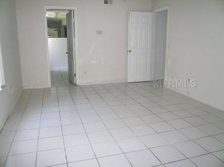 4th image of 6112 Silkdale Ct