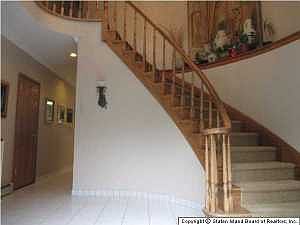 2nd image of 1161 Picadilly Pl