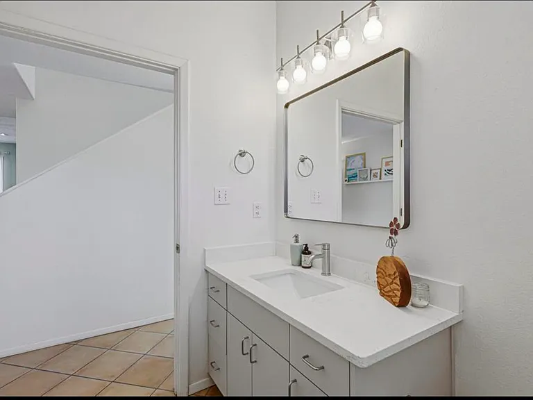 2920 Burton Ave SE — Photo 25