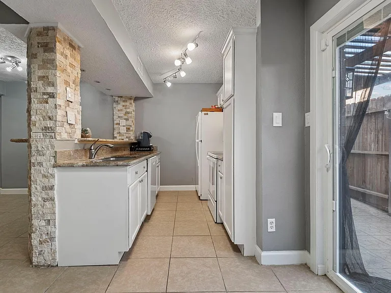 6111 Beverly Hill St #50 — Photo 4