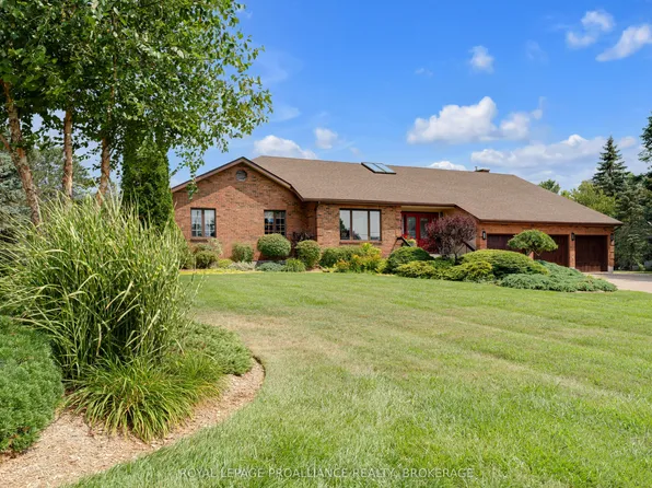 1673 Saint Lawrence Ave, Kingston, ON K7L 4V1