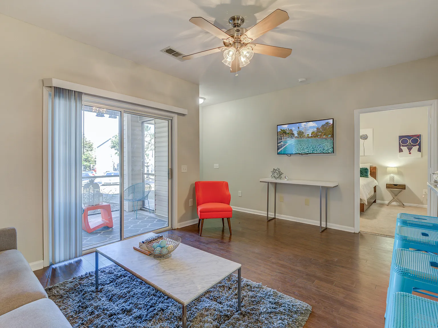 Water's Edge Apartment Homes — Photo 3