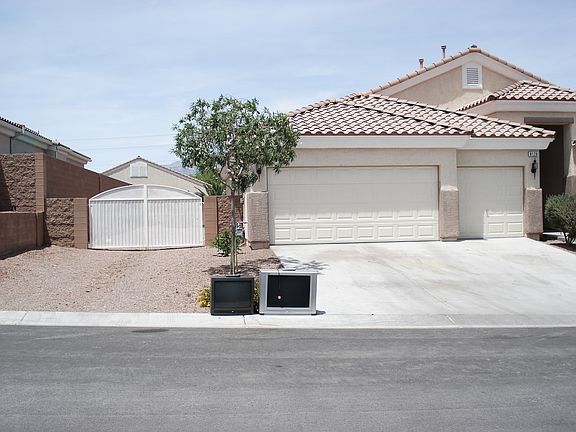GATE TO RV PARKING