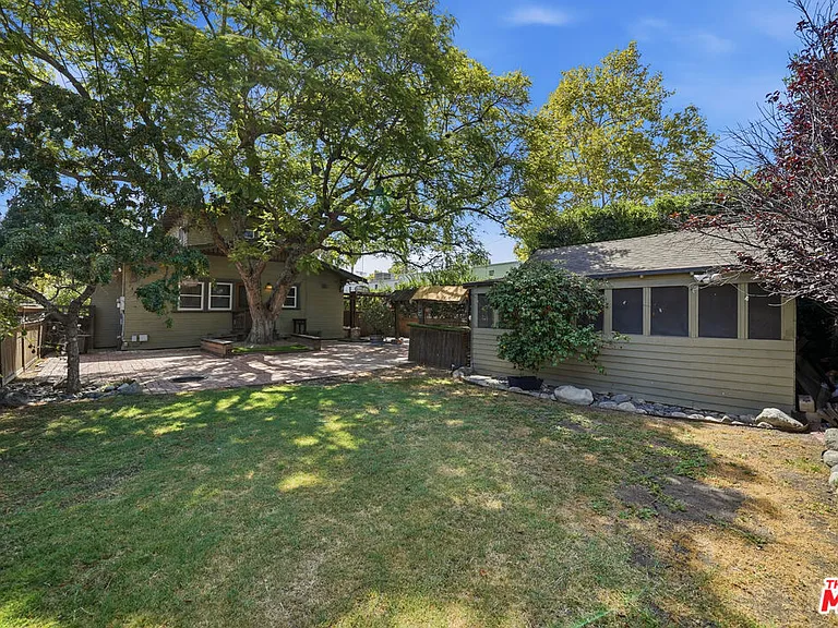 613 N Lucerne Blvd — Photo 9