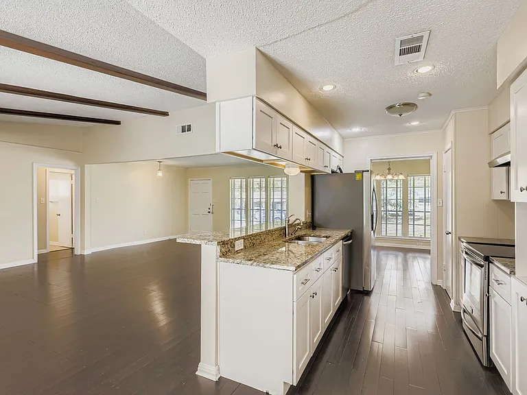 5313 Basswood Ln — Photo 11
