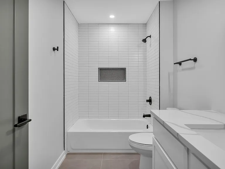1625 W Thompson St #2 — Photo 7